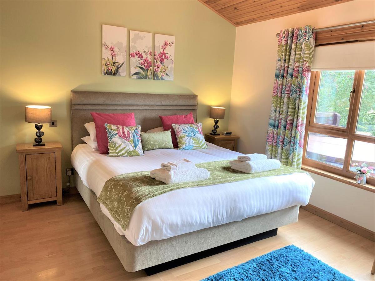 Douglas Fir Lodge With Hot Tub Cupar Luaran gambar